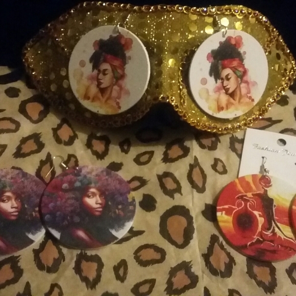 Round earring - Picture 2 of 3